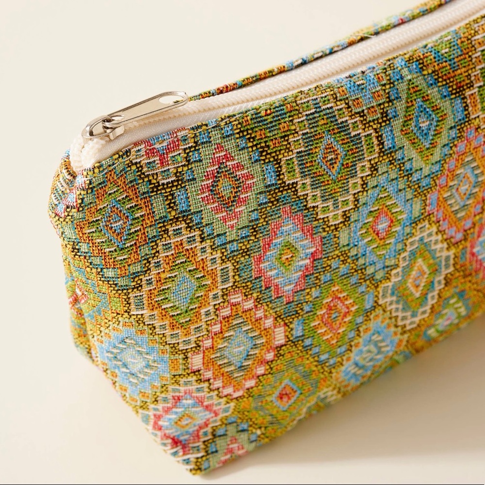 Multi-Color diamond print pouch